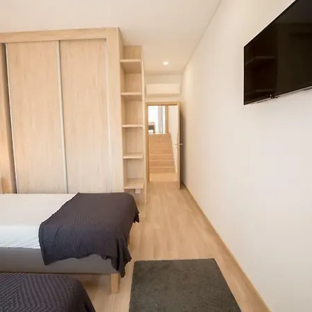 ❀ Bistro Townhouse Downtown Lisbon-6rooms W Ac/tv