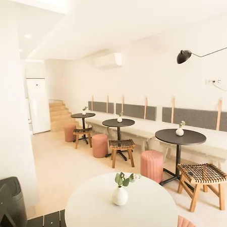 ❀ Bistro Townhouse Downtown Lisbon-6rooms W Ac/tv