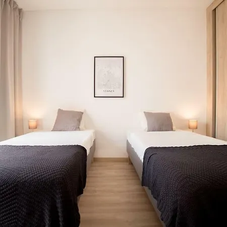 Appartamento ❀ Bistro Townhouse Downtown Lisbon-6rooms W Ac/tv Lisbona
