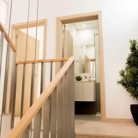 ❀ Bistro Townhouse Downtown Lisbon-6rooms W Ac/tv * Lisbona